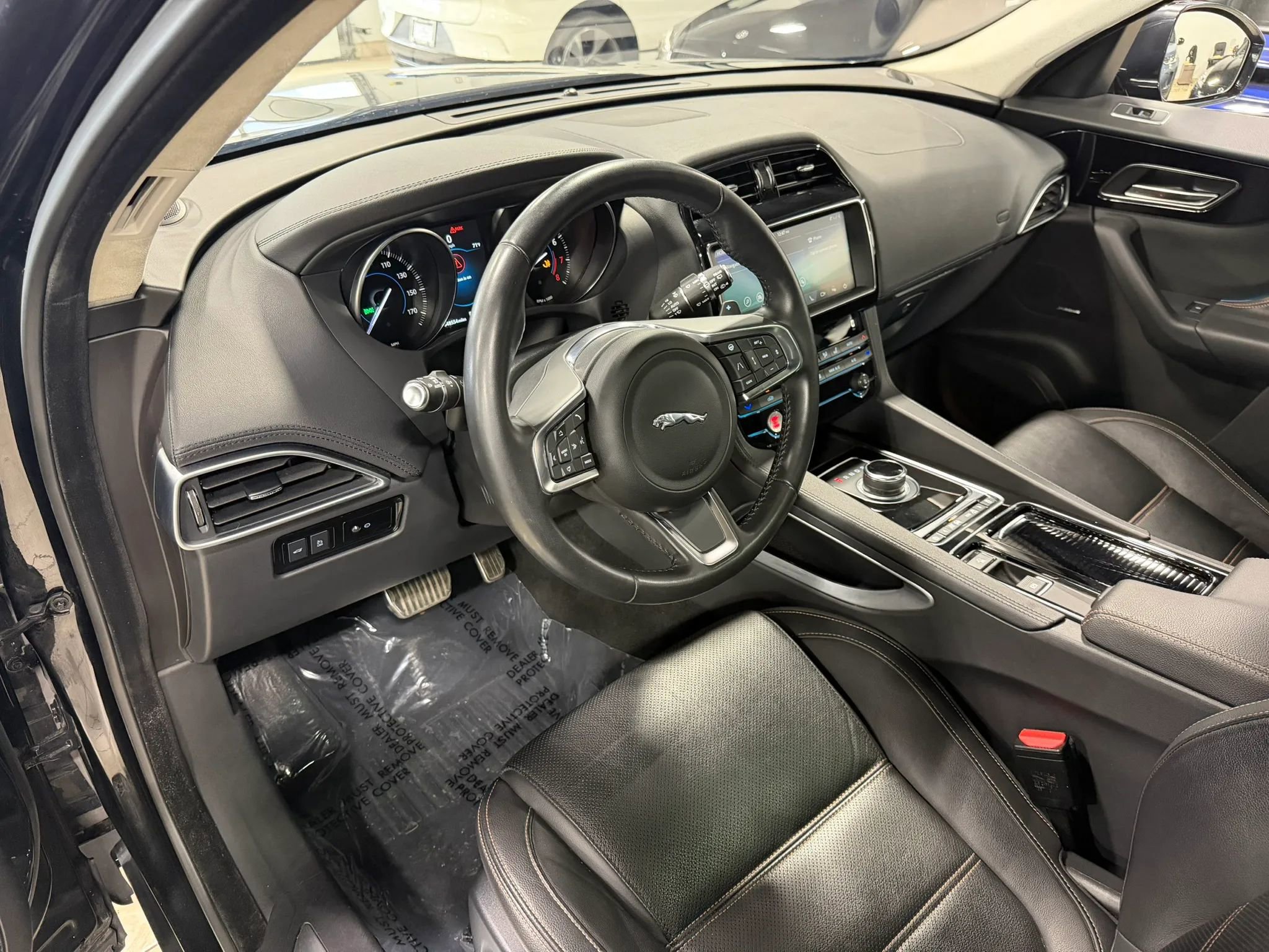 Used 2019 Jaguar F-PACE Prestige AWD/4WD image 12