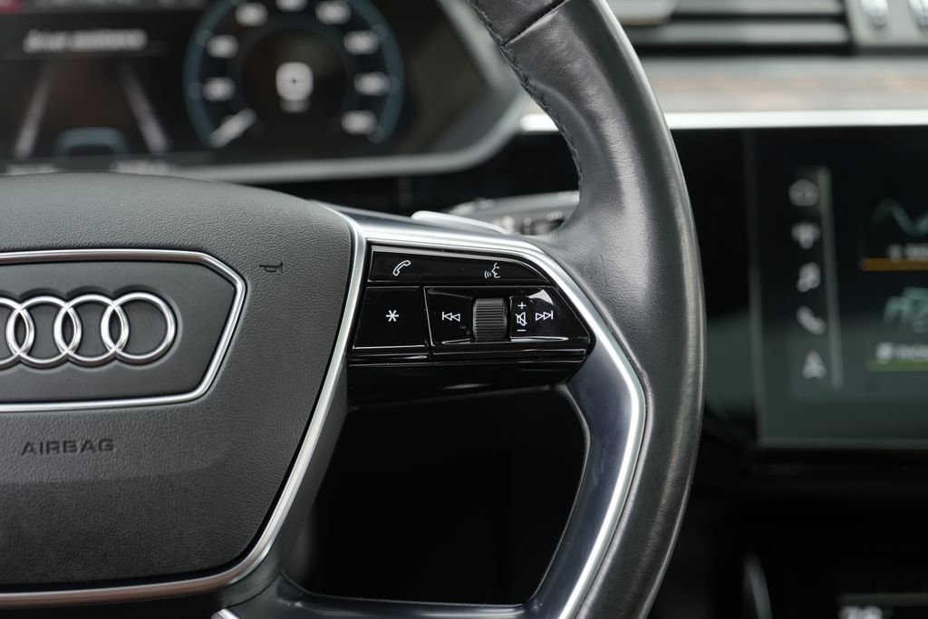 Used 2022 Audi e-tron Premium w/ Convenience Plus Package AWD/4WD image 50