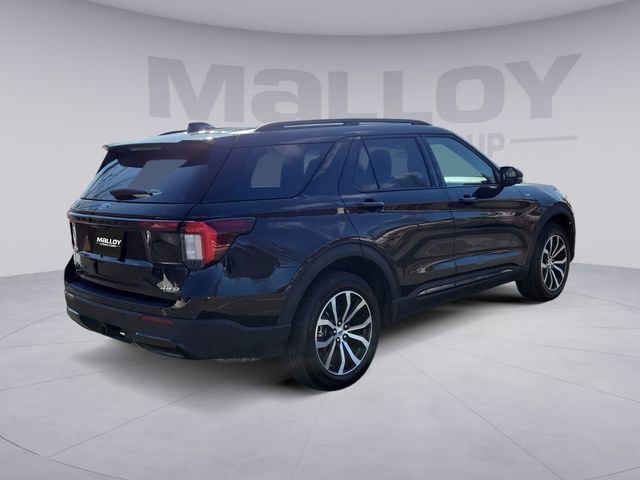 Certified 2025 Ford Explorer ST-Line image 5