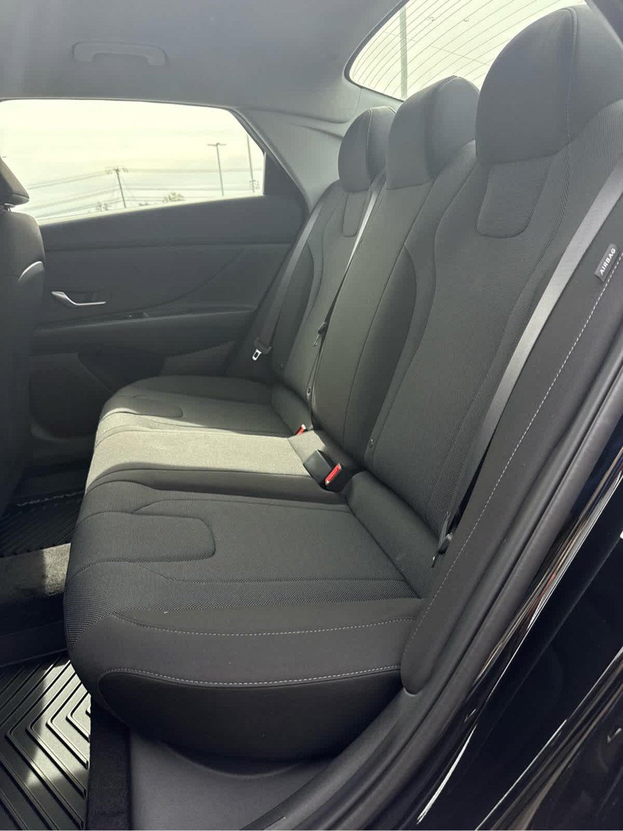 New 2026 Hyundai Elantra SE FWD image 40