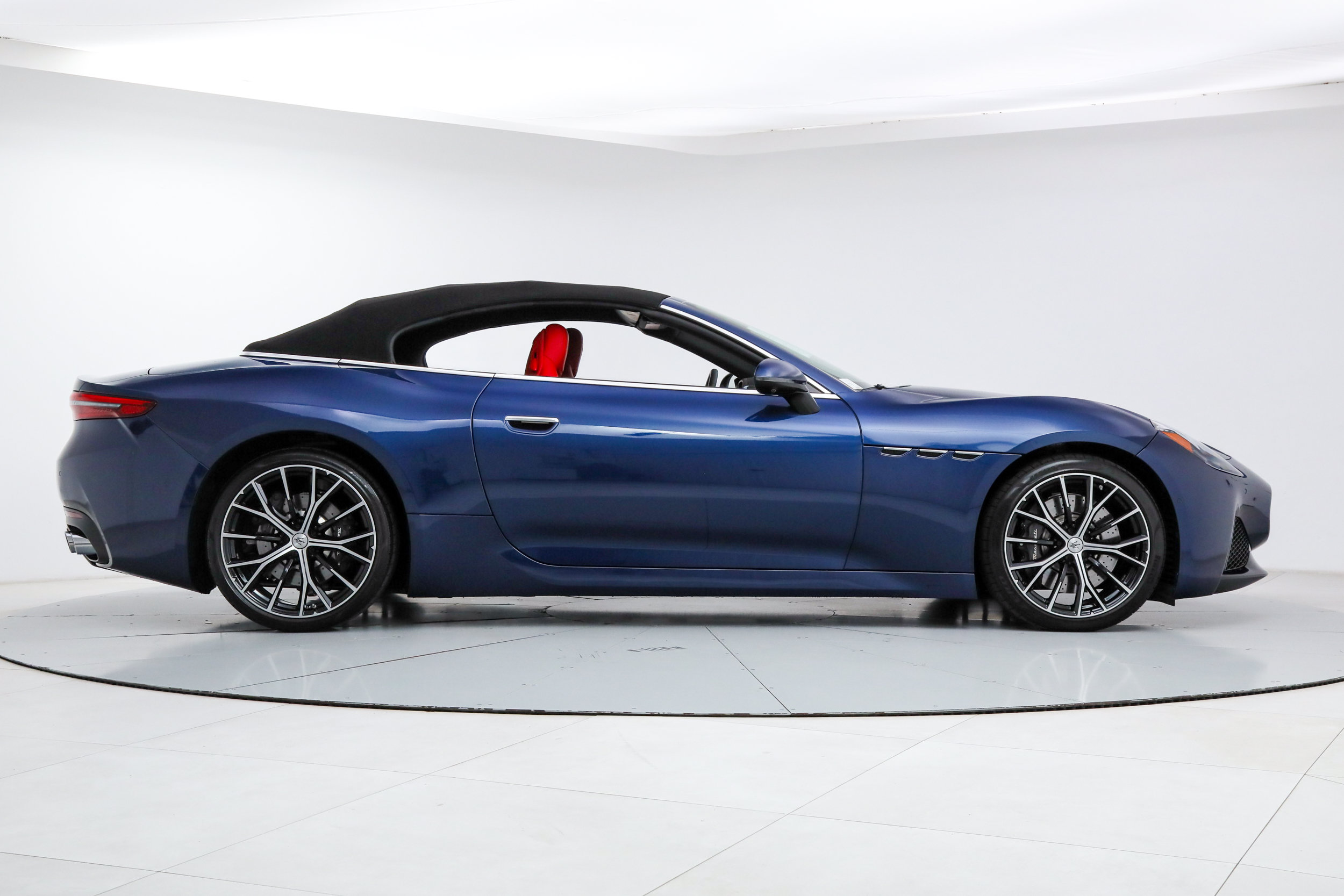 Certified 2026 Maserati GranCabrio Modena AWD/4WD image 7