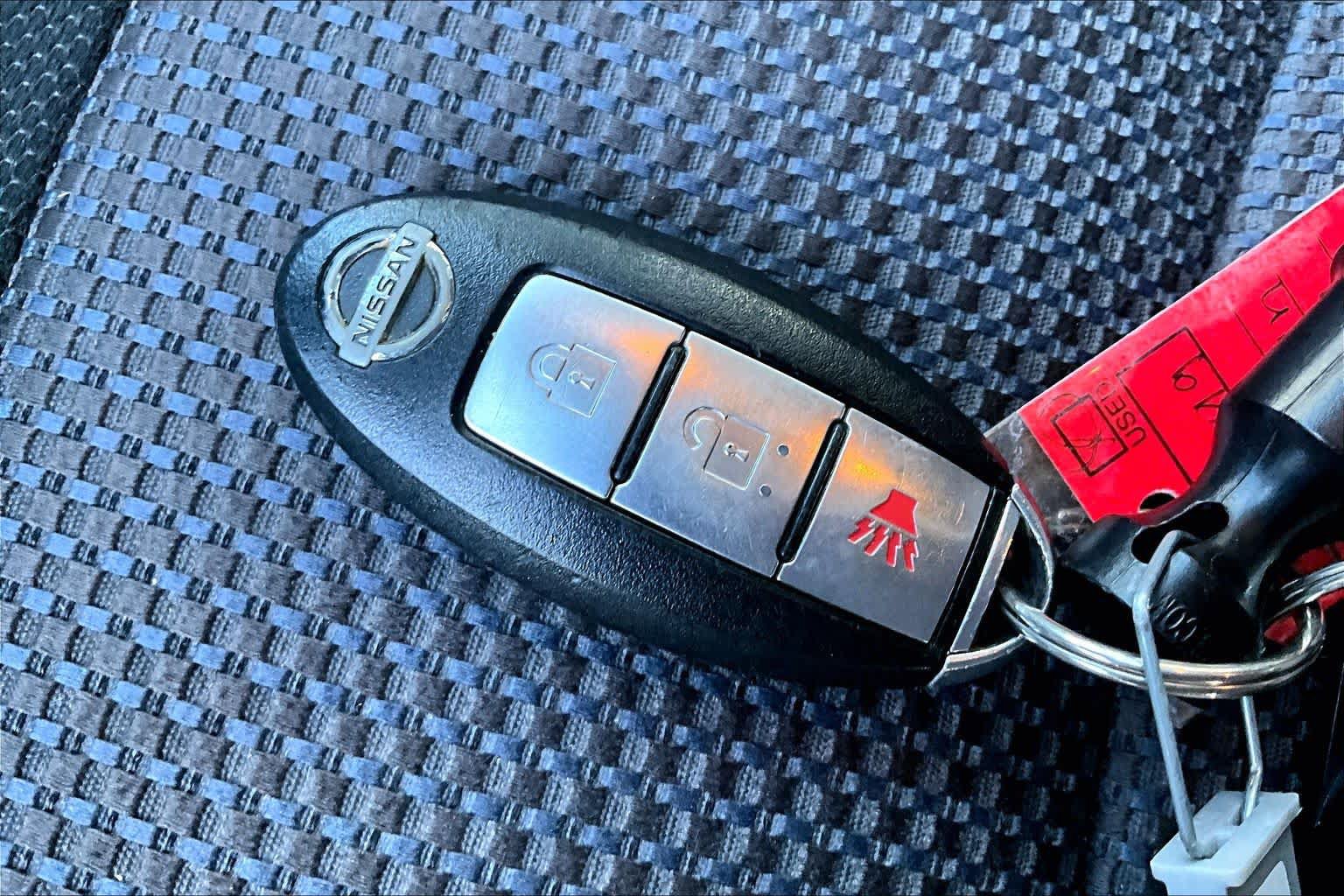 Used 2012 Nissan Rogue SV AWD/4WD image 14