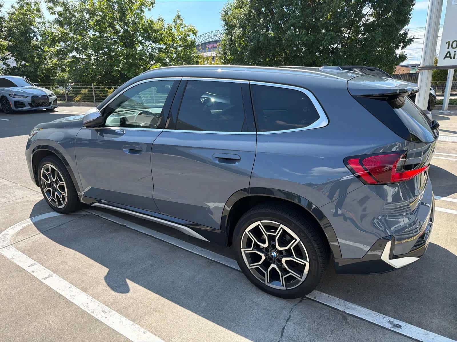 Used 2023 BMW X1 xDrive28i w/ Premium Package AWD/4WD image 2