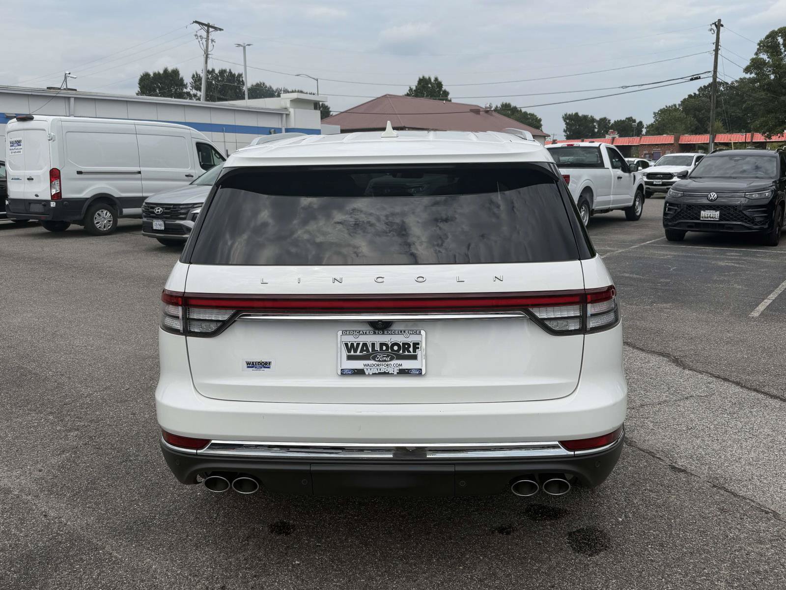 Used 2023 Lincoln Aviator Reserve w/ Elements Package Plus RWD image 3