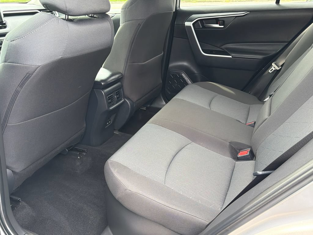 Used 2025 Toyota RAV4 XLE AWD/4WD image 14