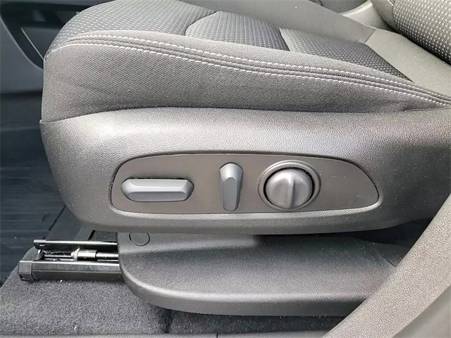 Used 2022 GMC Terrain SLE w/ Driver Convenience Package image 14