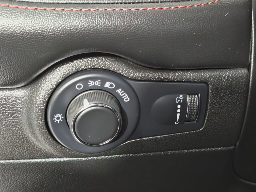 Used 2024 Dodge Durango GT image 23