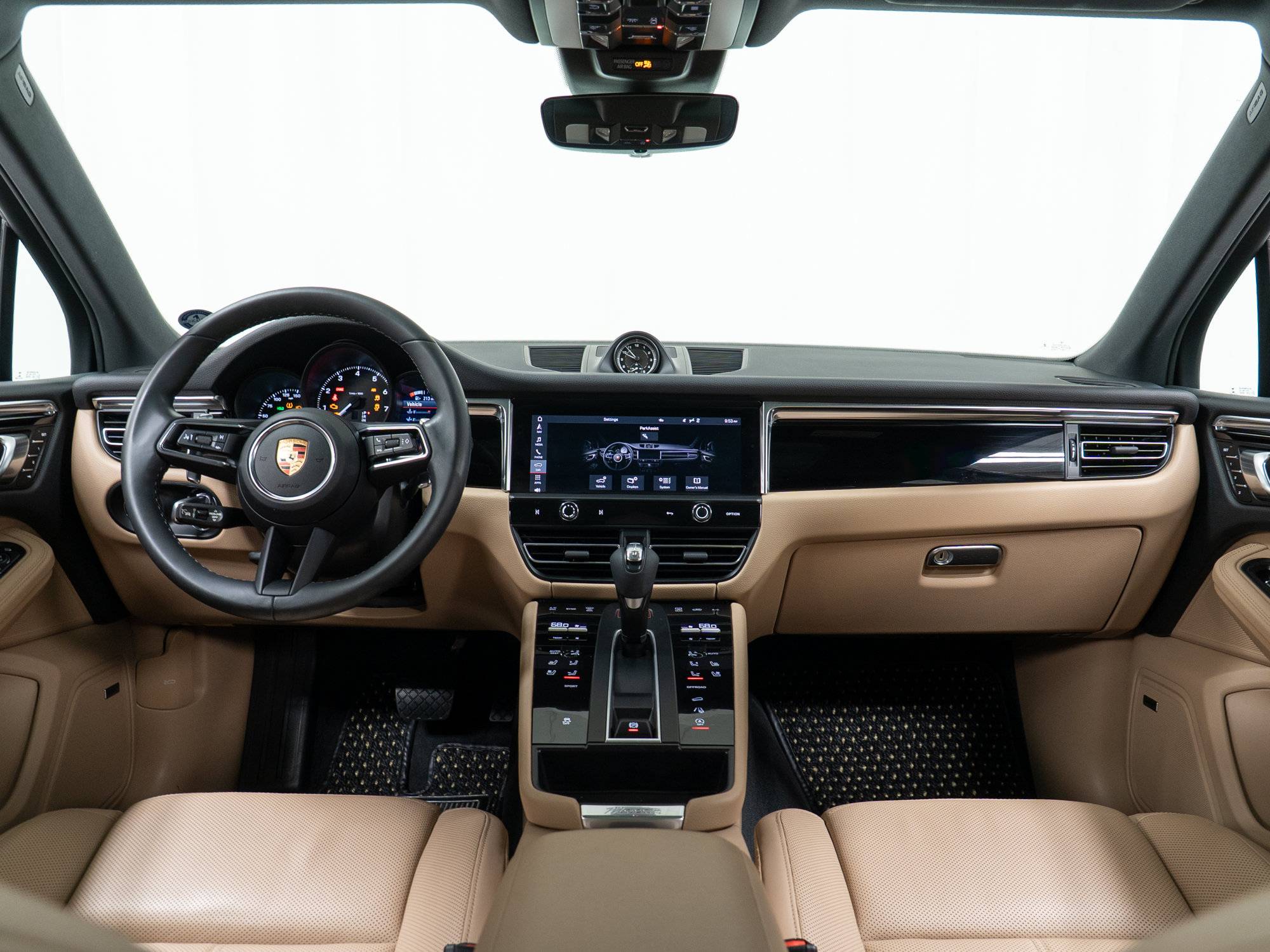 Certified 2022 Porsche Macan AWD/4WD image 18