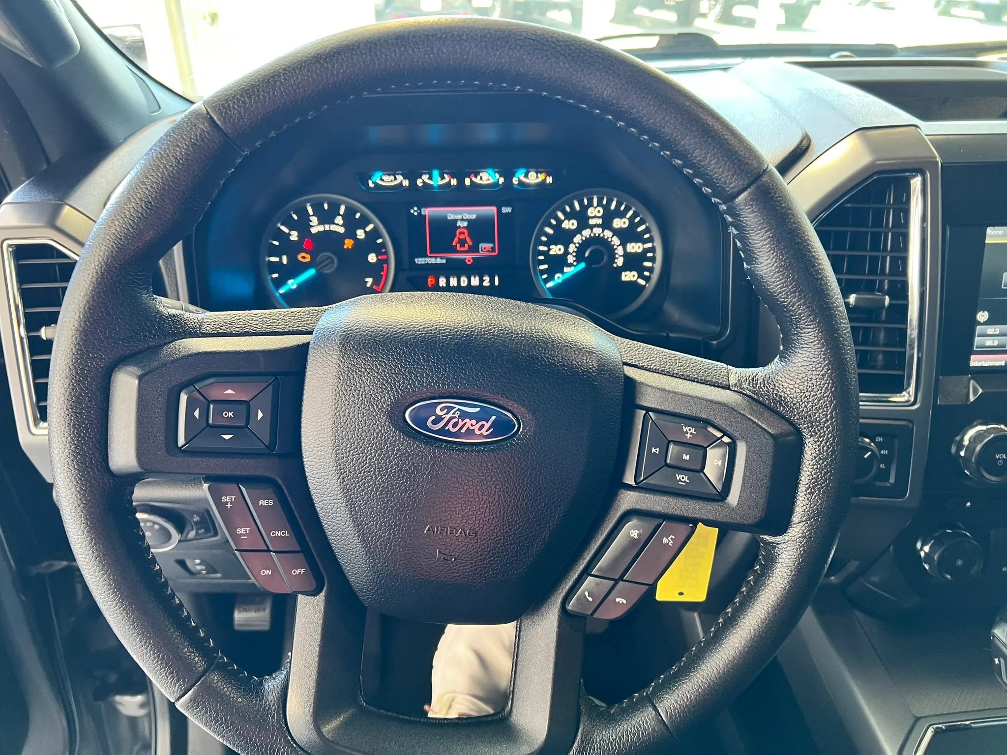 Used 2015 Ford F150 XLT w/ Equipment Group 302A Luxury AWD/4WD image 13