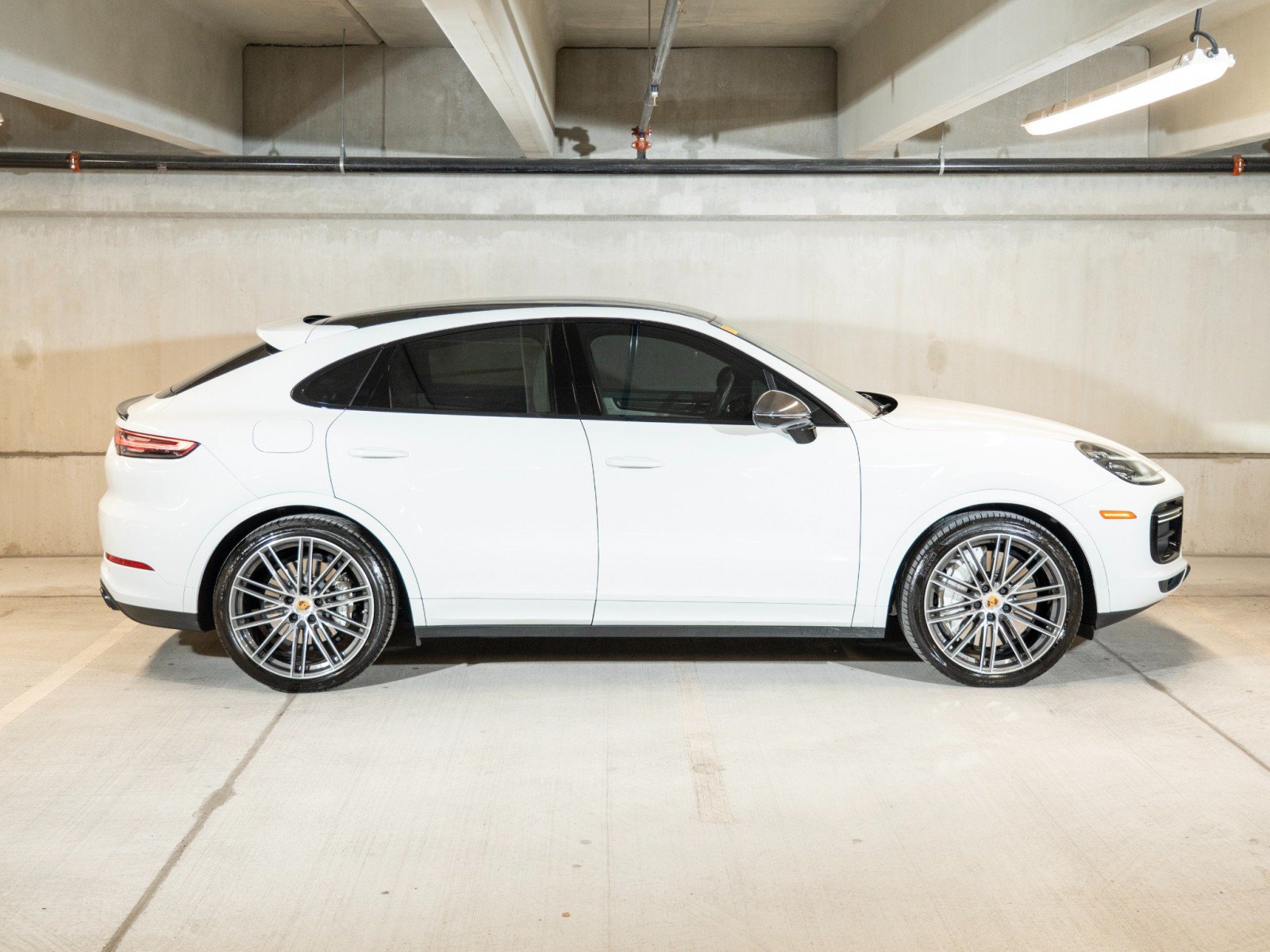 Certified 2023 Porsche Cayenne Turbo AWD/4WD image 8