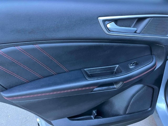 Certified 2024 Ford Edge ST-Line AWD/4WD image 17