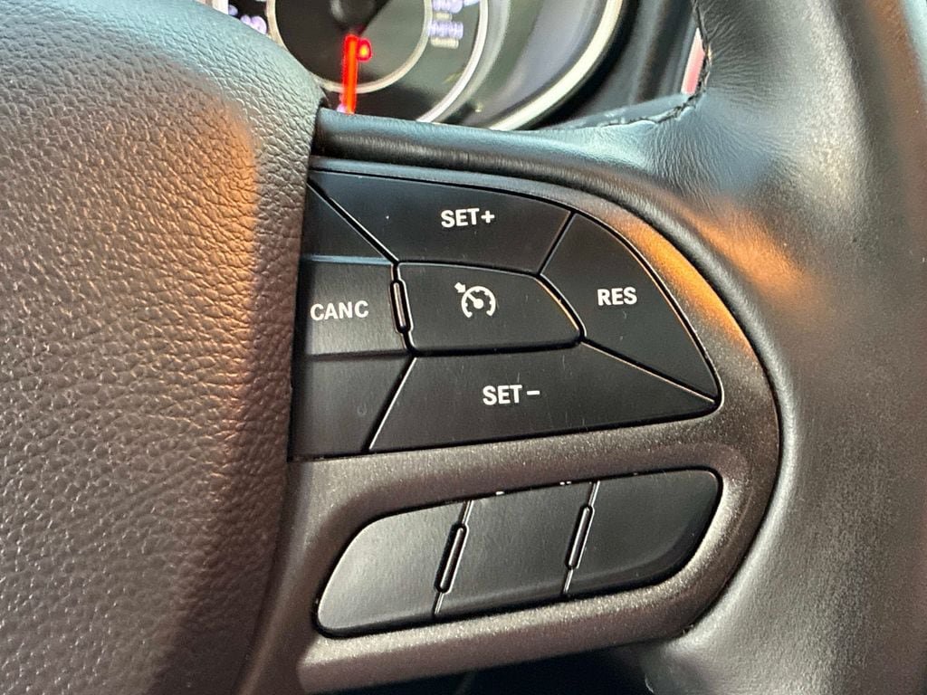 Used 2019 Jeep Cherokee Trailhawk w/ Comfort/Convenience Group AWD/4WD image 25