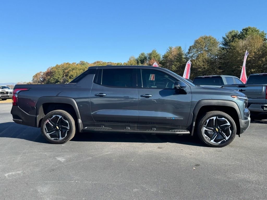 New 2026 Chevrolet Silverado EV LT AWD/4WD image 2