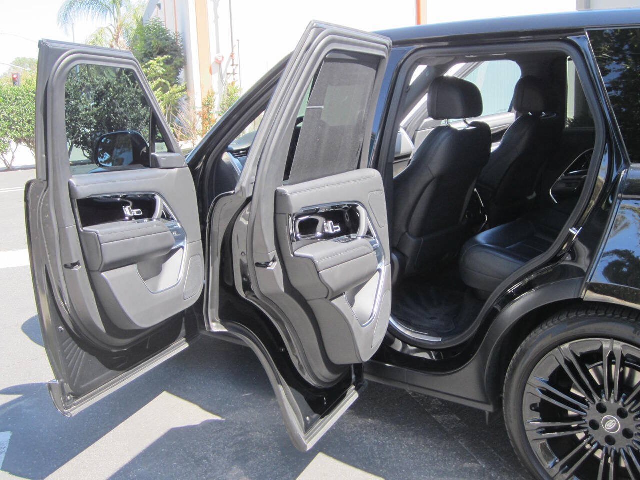 Used 2023 Land Rover Range Rover SE AWD/4WD image 26