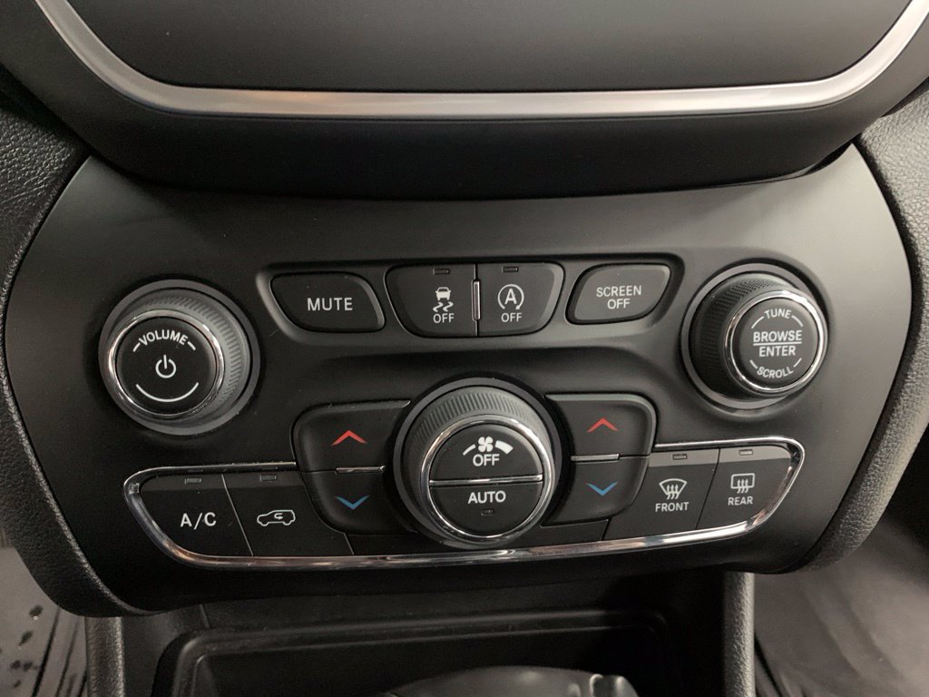 Certified 2023 Jeep Cherokee Altitude Lux w/ Lux Elite Package AWD/4WD image 23