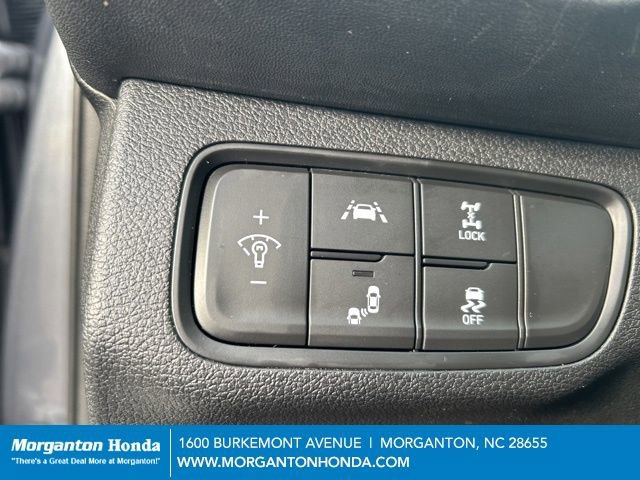 Used 2019 Hyundai Santa Fe SEL w/ Cargo Package image 16