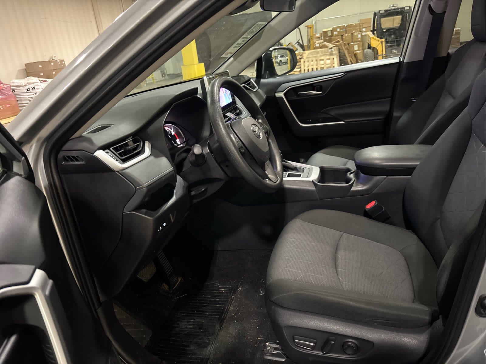 Used 2025 Toyota RAV4 XLE AWD/4WD image 9