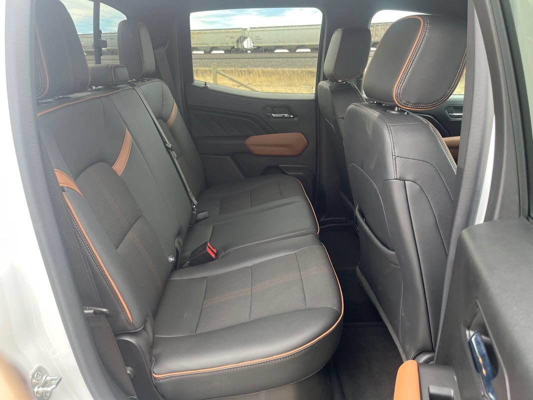 Used 2024 GMC Canyon AT4 w/ Technology Package AWD/4WD image 16
