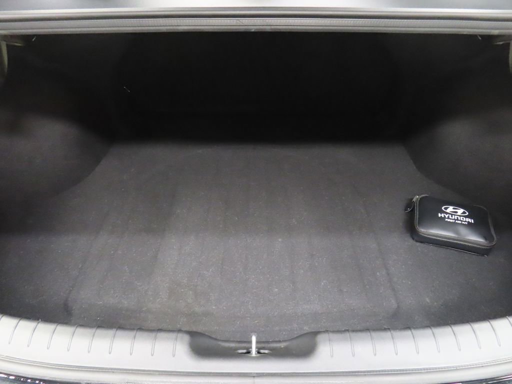 Used 2024 Hyundai Elantra SEL FWD image 36