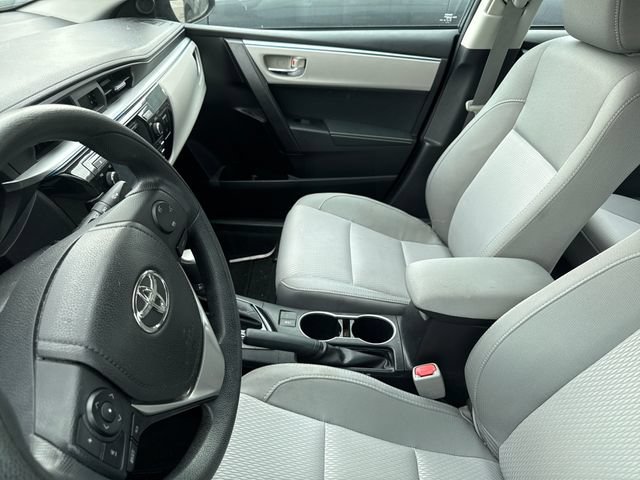 Used 2015 Toyota Corolla LE FWD image 16