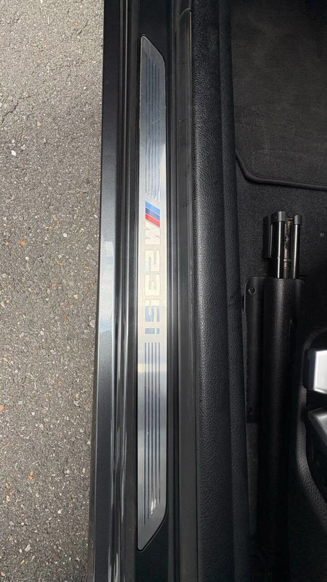 Used 2016 BMW M235i Convertible image 10