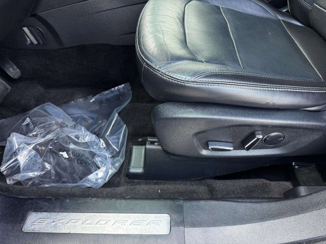 Used 2018 Ford Explorer Limited image 19