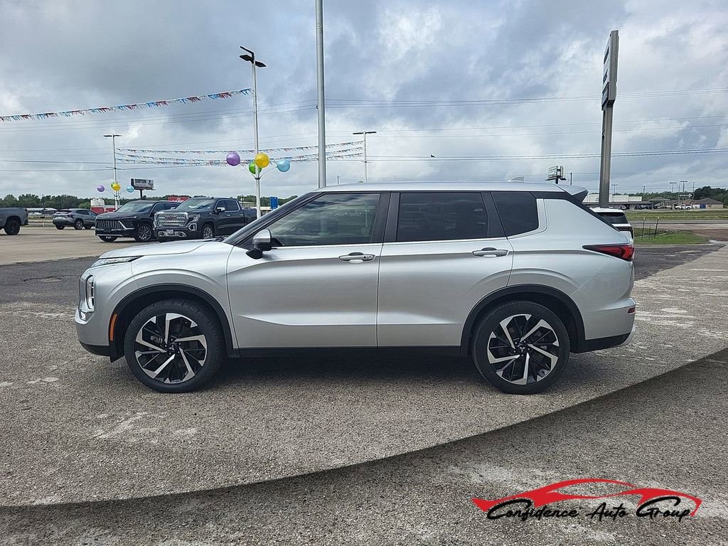 Used 2024 Mitsubishi Outlander FWD image 1