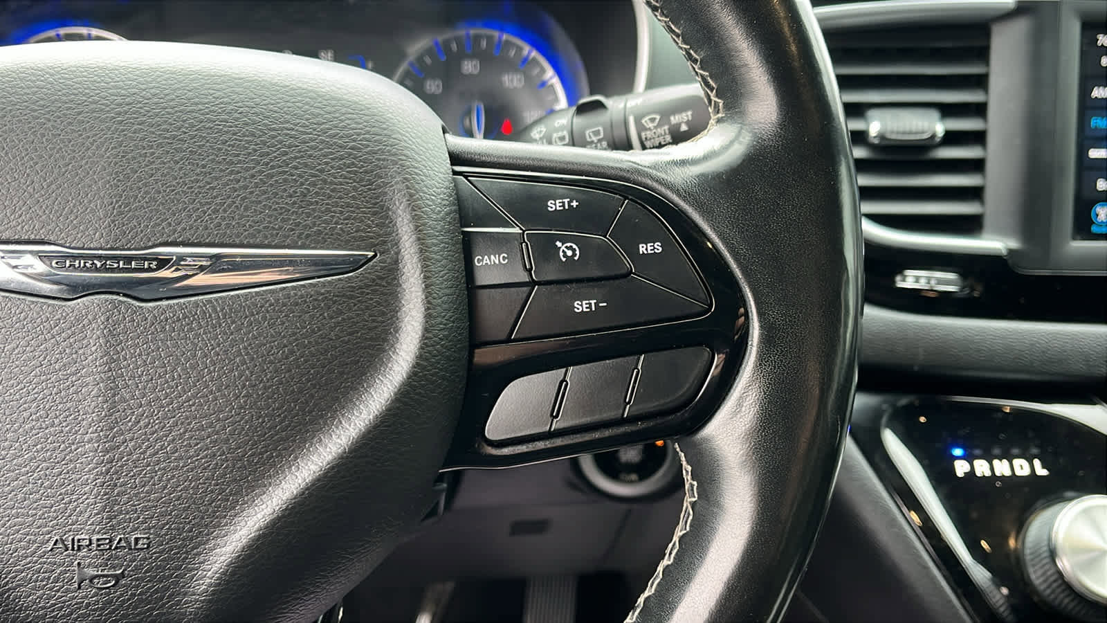 Used 2020 Chrysler Pacifica Touring-L w/ S Appearance Package image 13