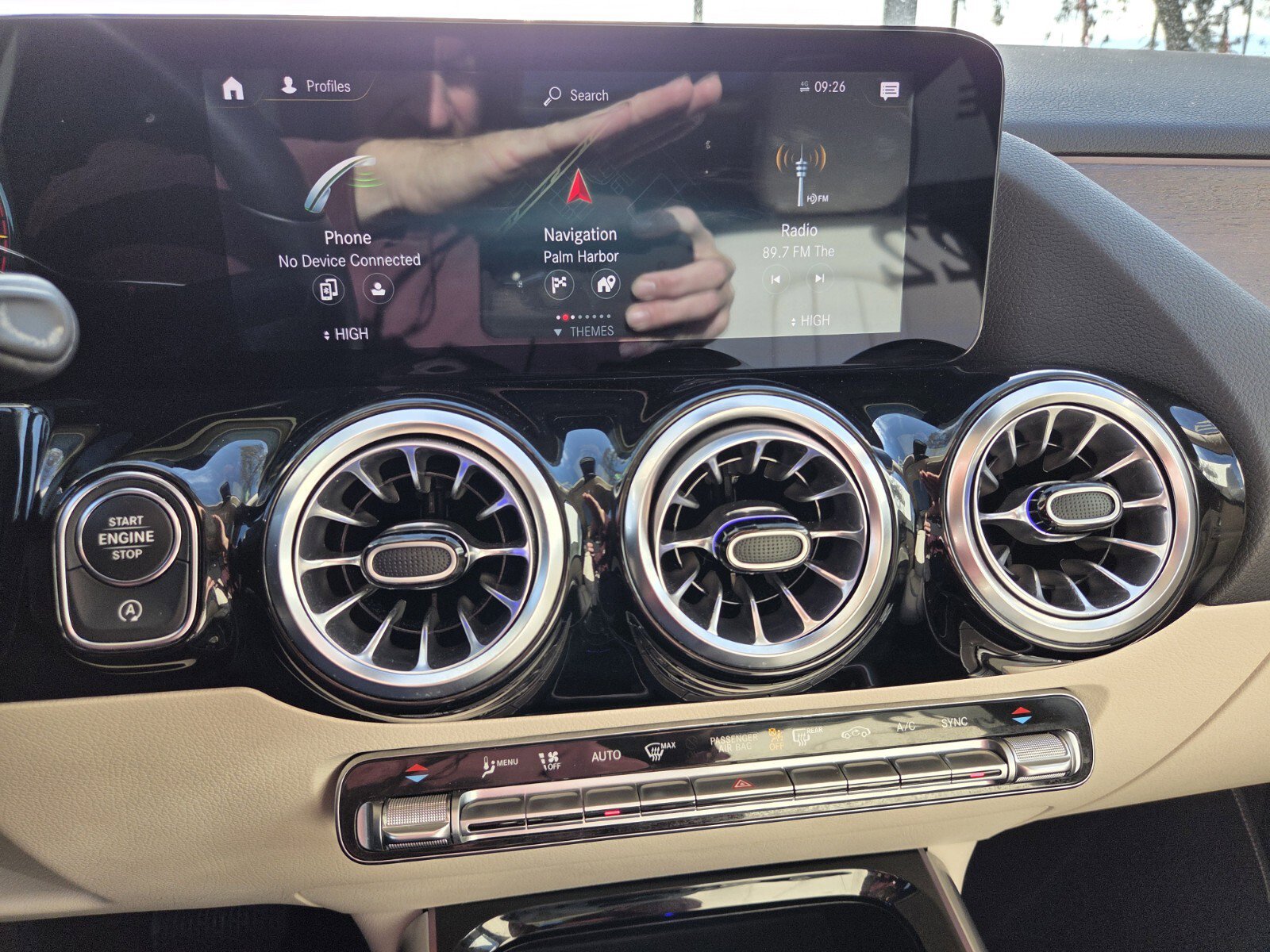 Used 2022 Mercedes-Benz GLA 250 4MATIC image 23