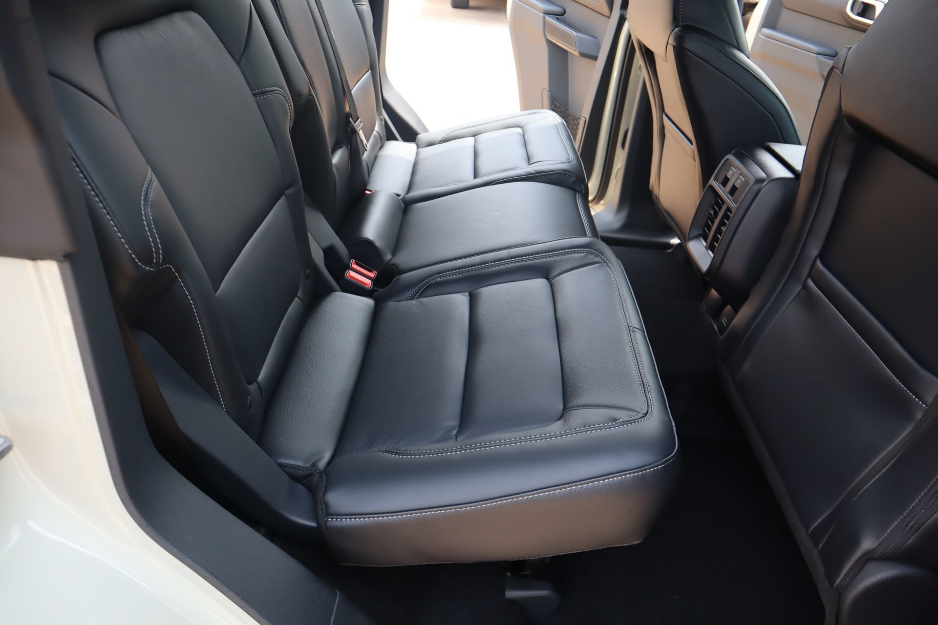 New 2026 Ford Bronco Outer Banks AWD/4WD image 15