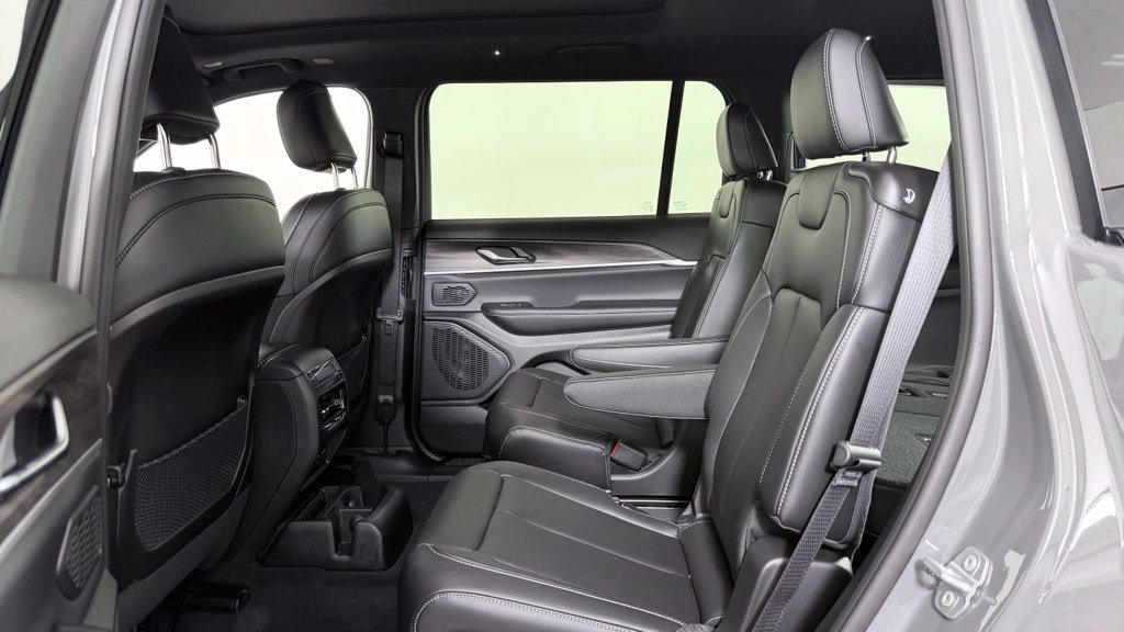 New 2027 Jeep Grand Cherokee L Limited AWD/4WD image 31