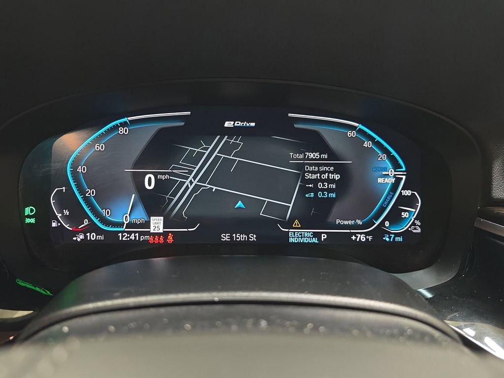 Used 2023 BMW 530e w/ Convenience Package image 21