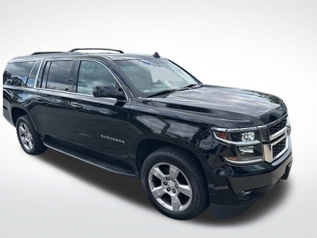 Used 2016 Chevrolet Suburban LT image 4