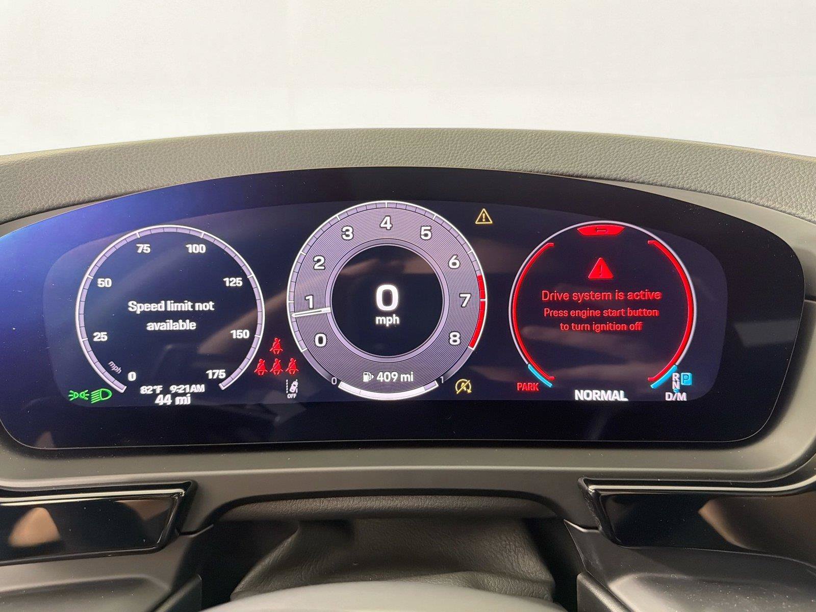 Certified 2025 Porsche Cayenne Coupe AWD/4WD image 19