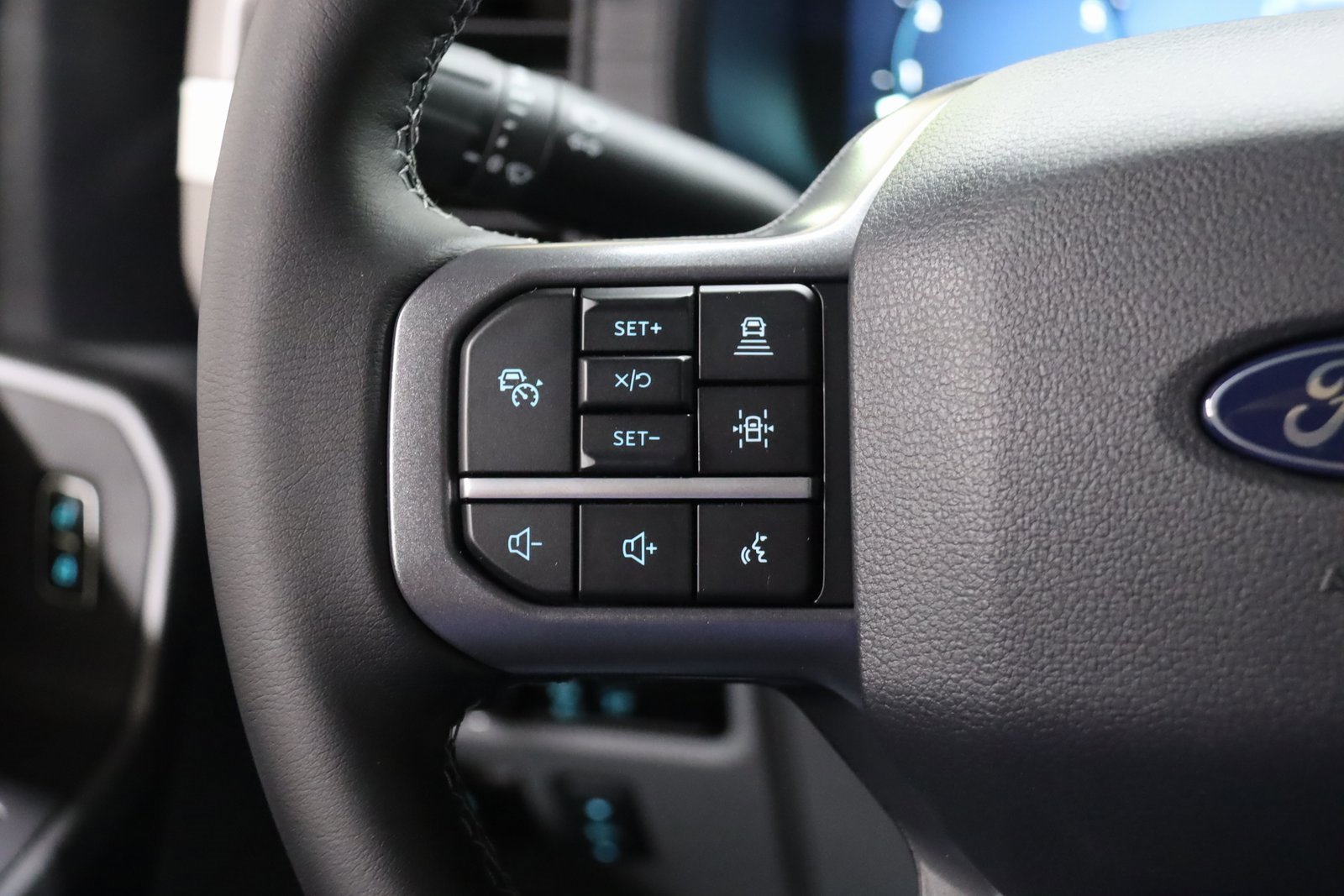 New 2024 Ford F150 XLT w/ Equipment Group 303A High image 28