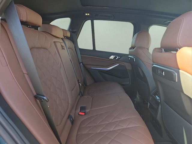 Used 2024 BMW X5 sDrive40i w/ Parking Assistance Package image 15