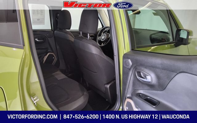 Used 2016 Jeep Renegade 75th Anniversary FWD image 14