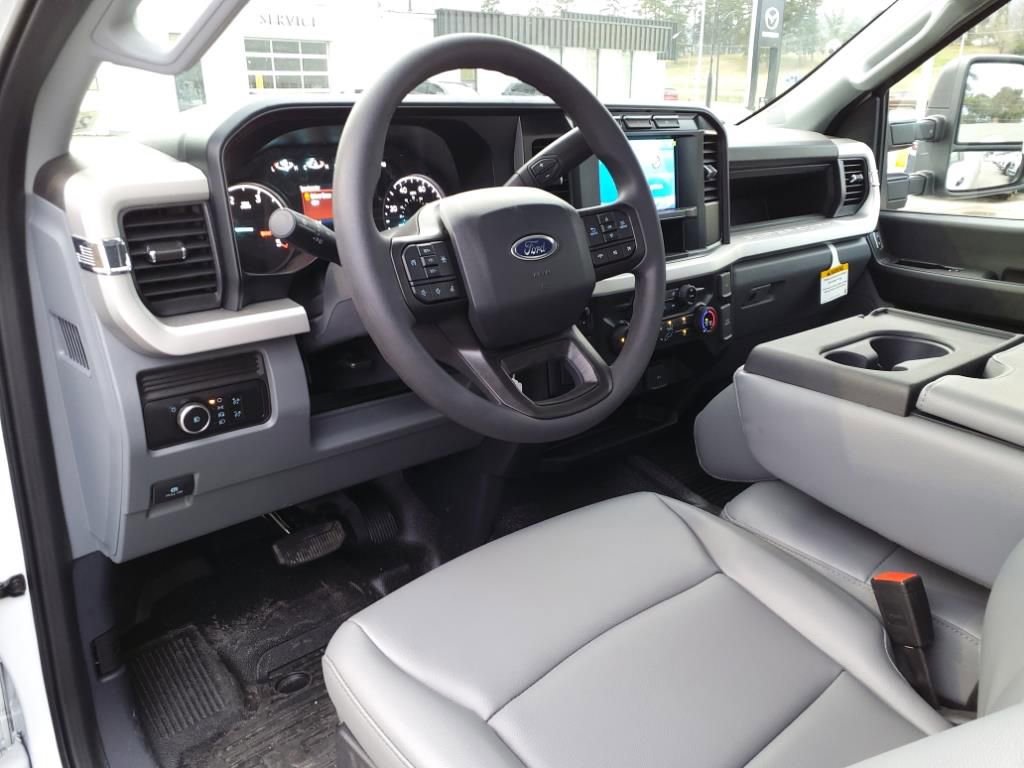 New 2024 Ford F550 2WD Regular Cab Super Duty image 6