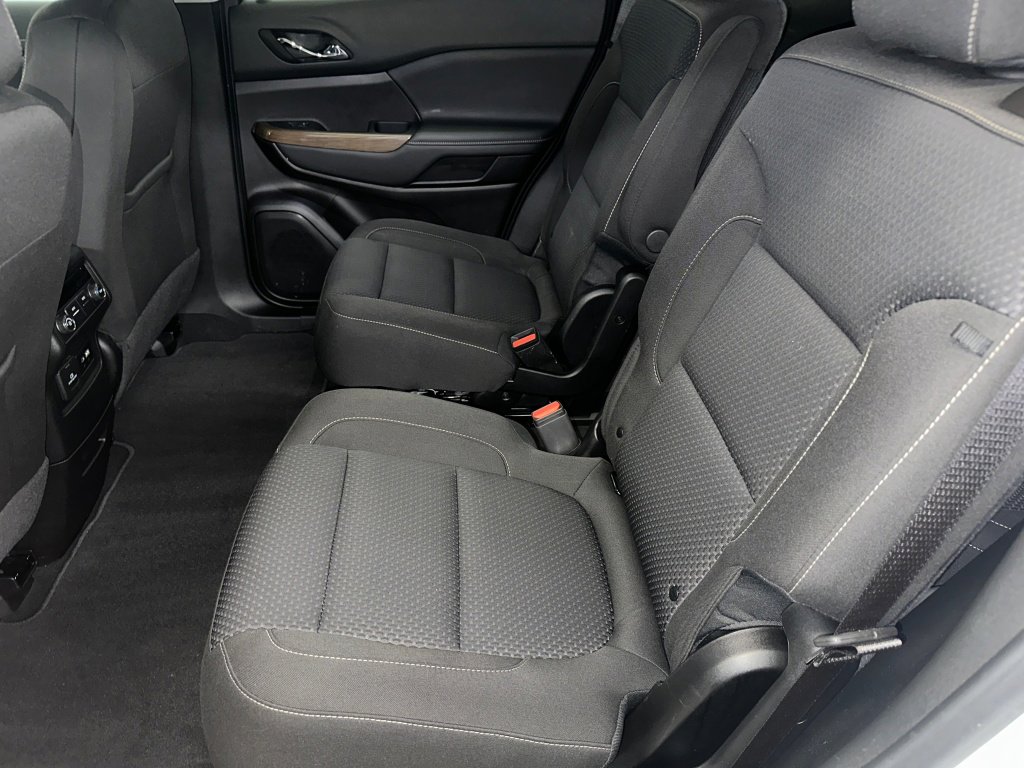 Certified 2023 GMC Acadia SLE w/ Driver Convenience Package image 18