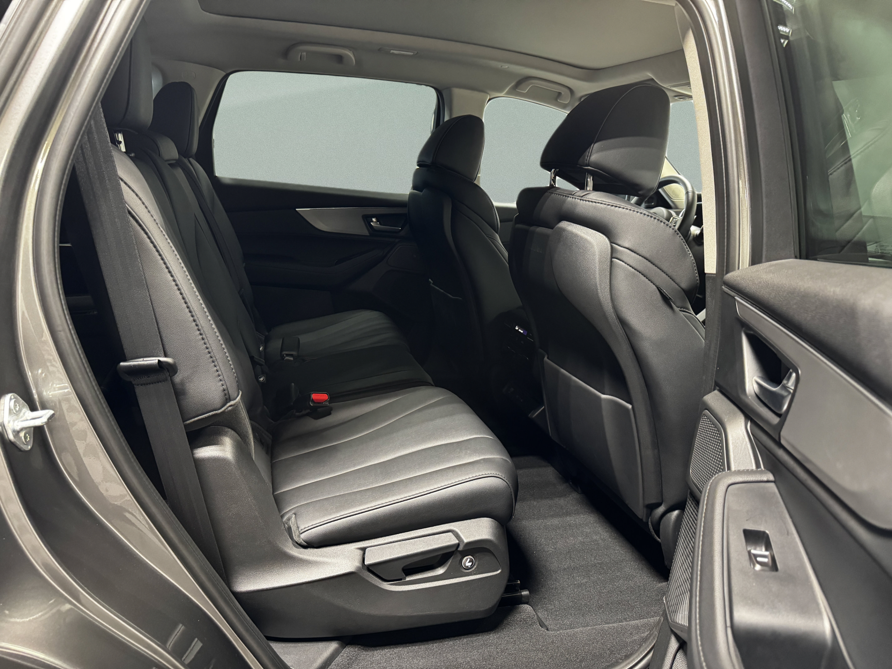 Certified 2026 Acura MDX FWD image 32