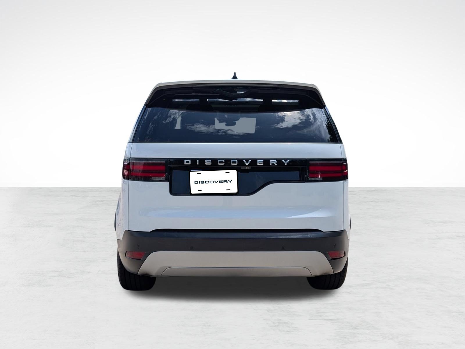 Used 2024 Land Rover Discovery S AWD/4WD image 10