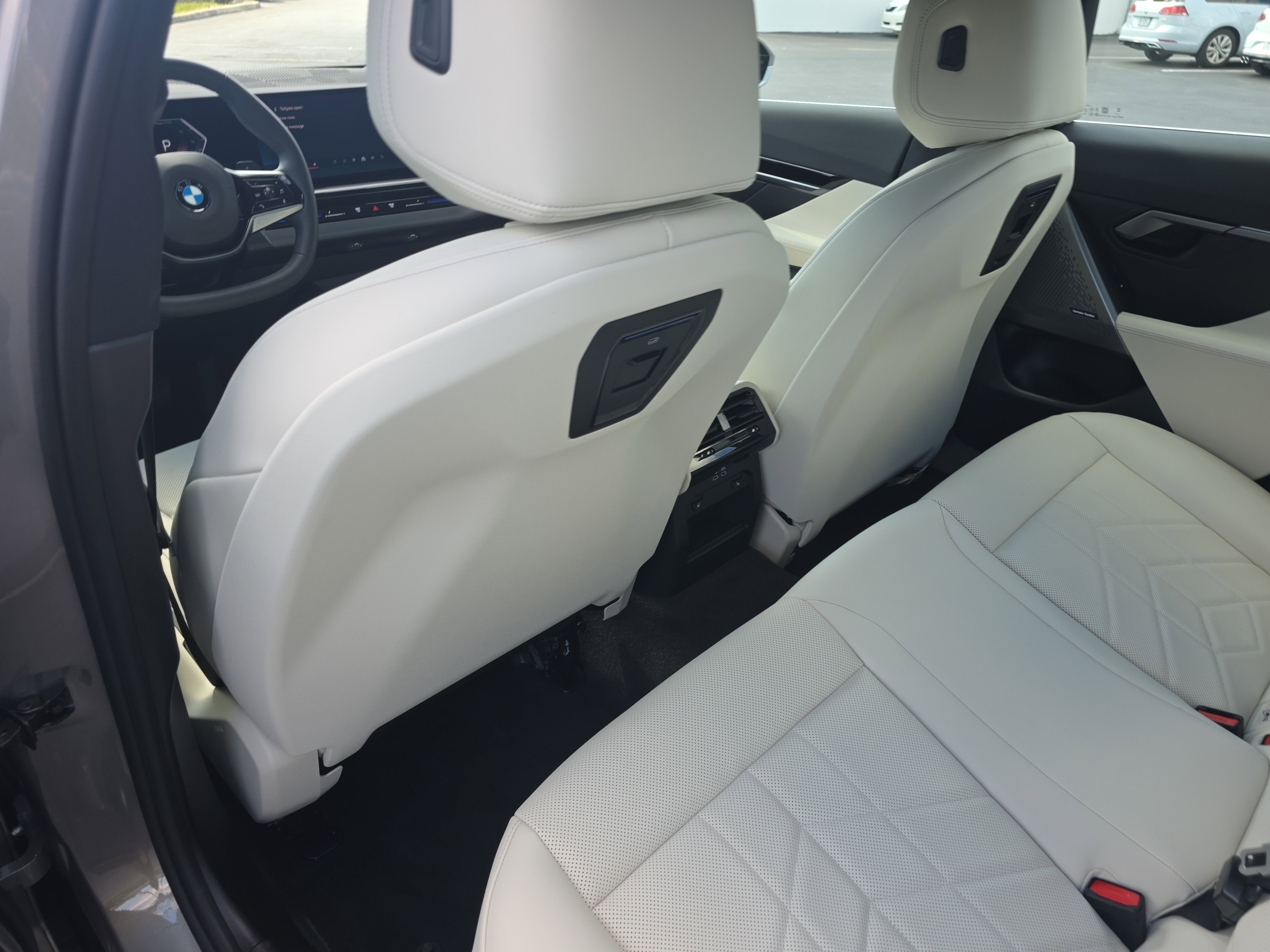 Used 2025 BMW 530i image 11