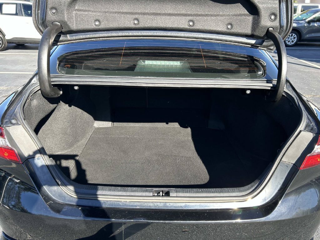 Used 2021 Toyota Camry SE FWD image 12