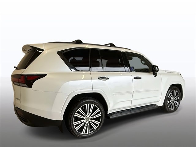 Used 2023 Lexus LX 600 4WD w/ Luxury Package image 10