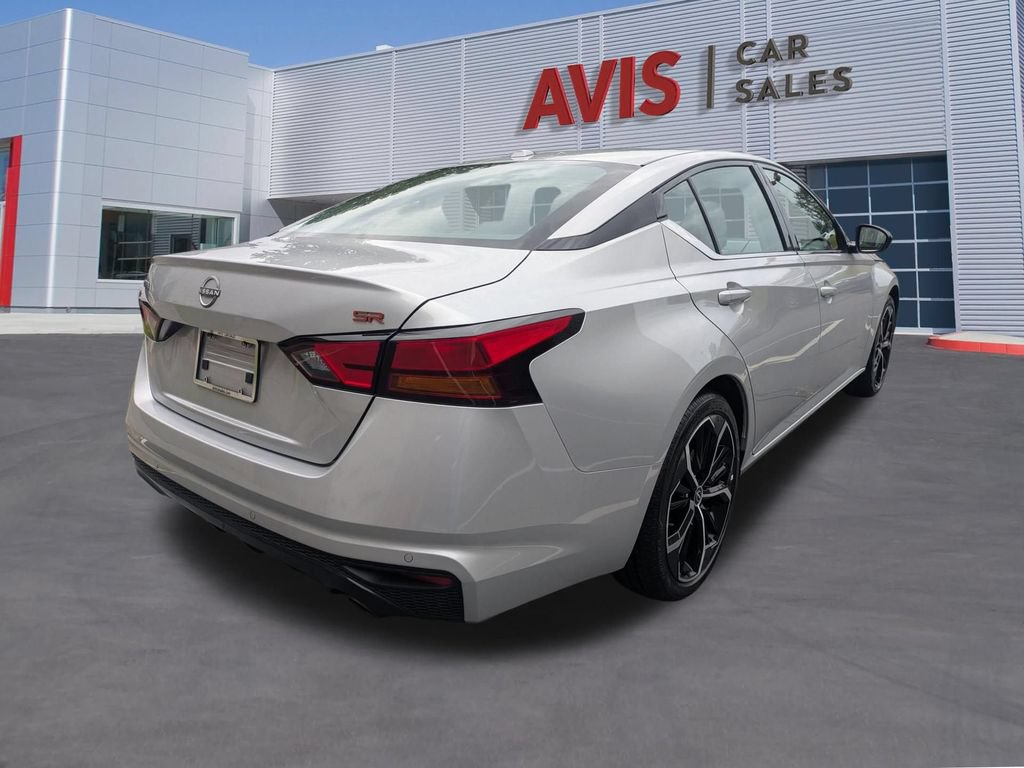Used 2025 Nissan Altima 2.5 SR FWD image 6