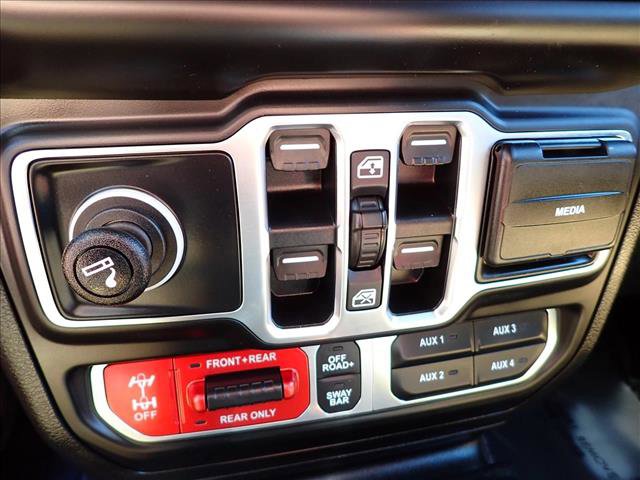Used 2020 Jeep Gladiator Rubicon w/ Dual Top Group AWD/4WD image 17