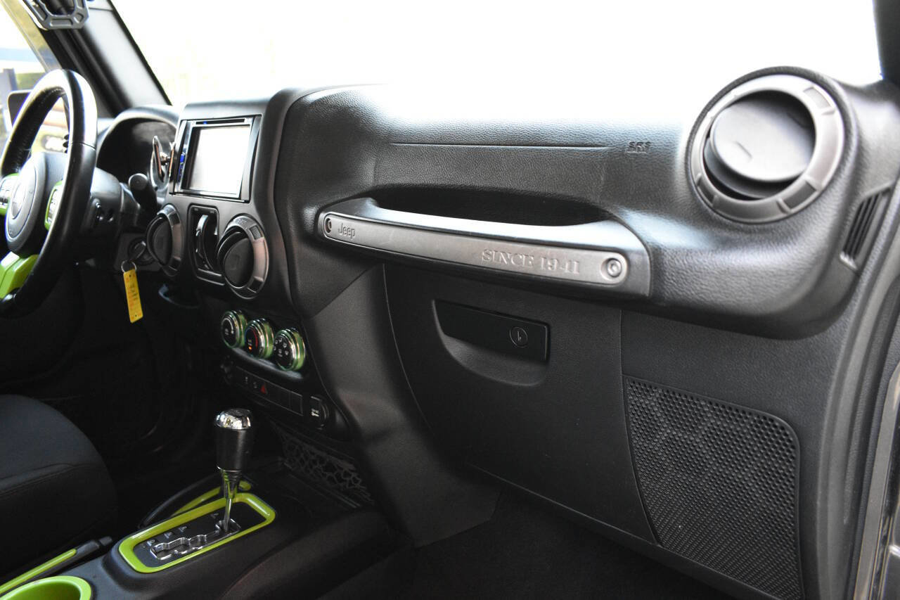 Used 2018 Jeep Wrangler Unlimited Sport S image 19