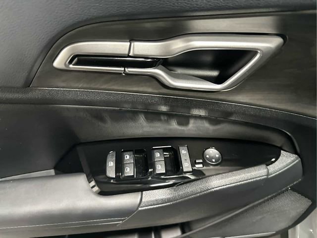 Used 2025 Kia Sportage X-Line w/ Premium Package image 9