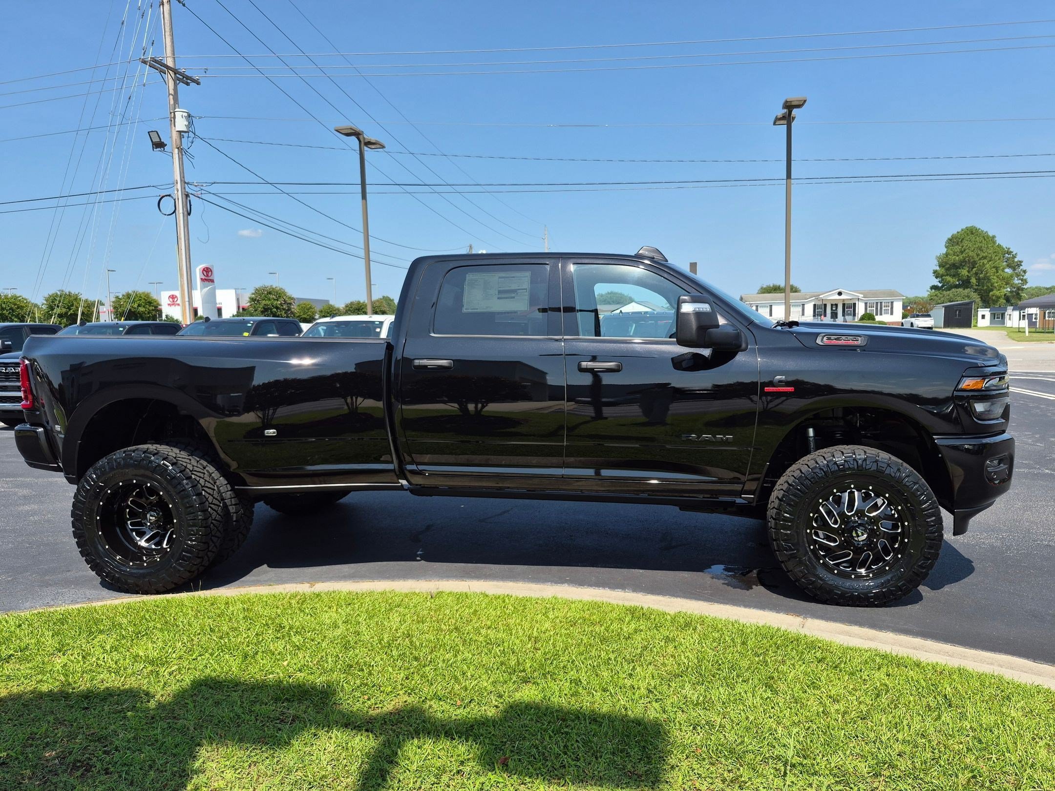New 2026 RAM 3500 Big Horn AWD/4WD image 4