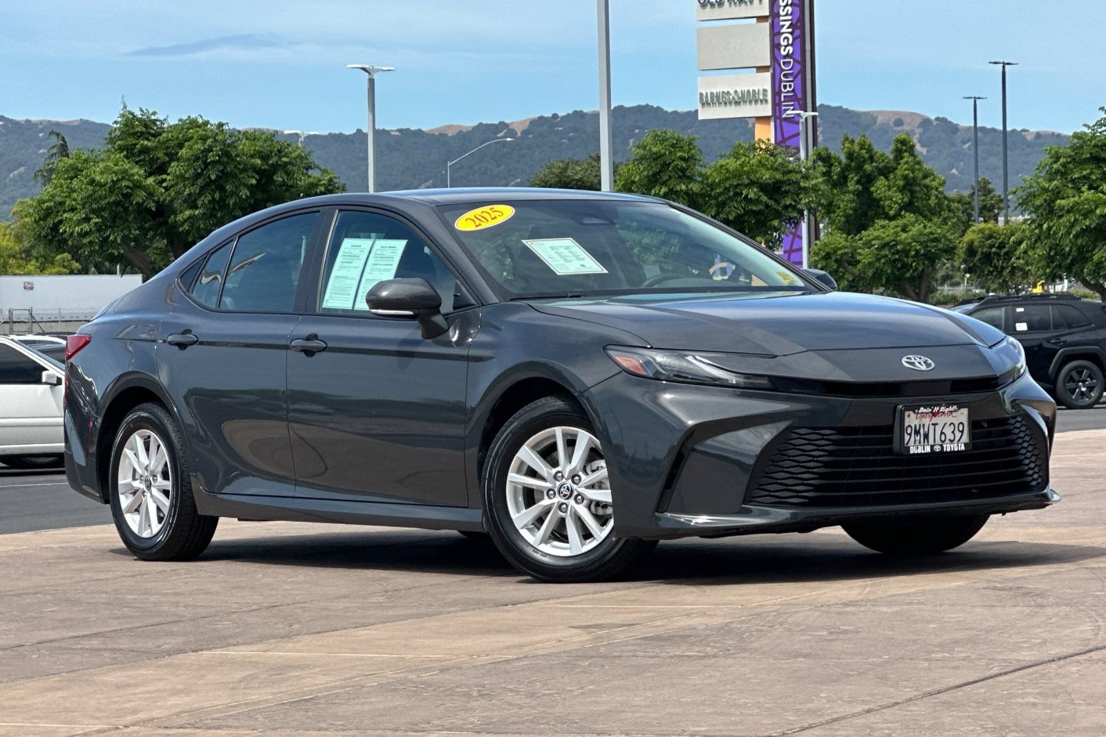 Used 2025 Toyota Camry LE w/ Convenience Package AWD/4WD video 2